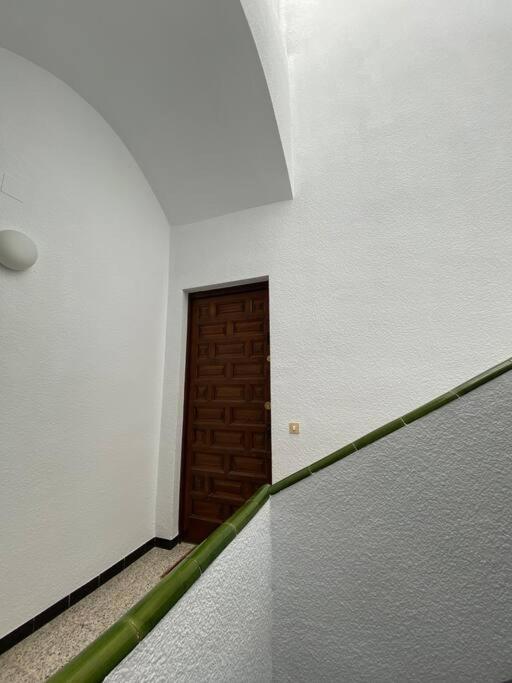 Lindo Apartamento Con Vistas Al Puerto Mistral Empuriabrava Exterior photo