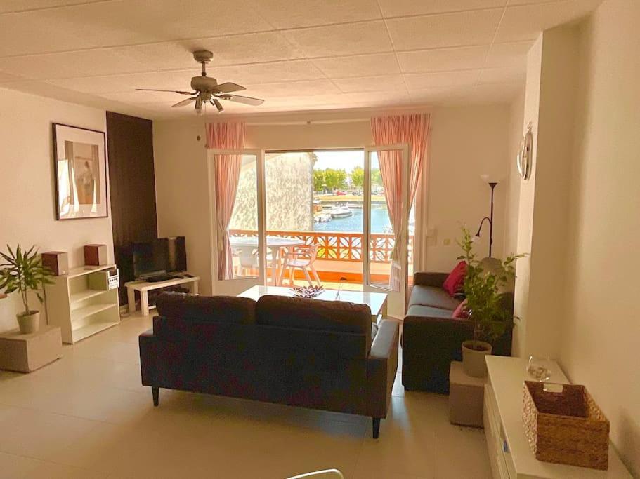 Lindo Apartamento Con Vistas Al Puerto Mistral Empuriabrava Exterior photo
